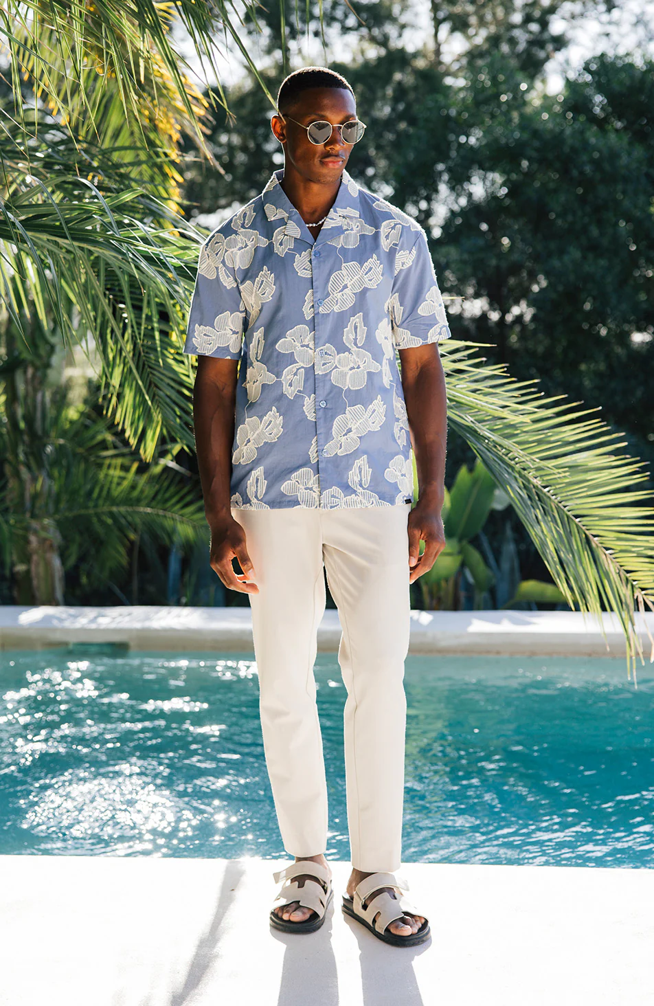 Kantun Luxury Embroidery Floral Shirt in Blue - Image 2