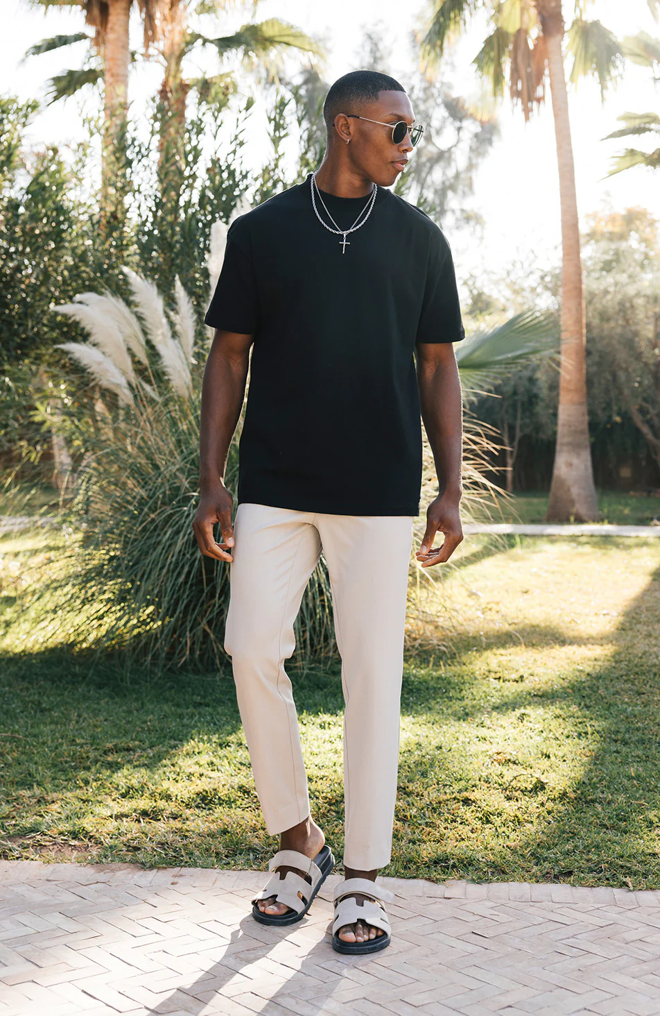 Signature Oversized Tee in Black - Image 2