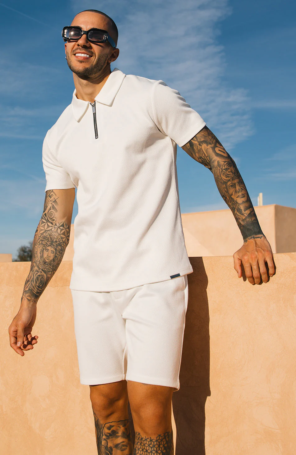 Zig Zag Slim Shorts in White - Image 3
